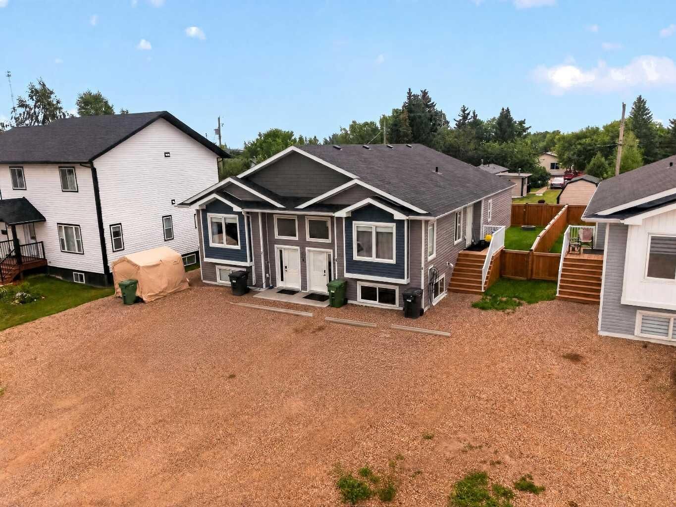 Property Photo: 10225 105 Ave 1, 2 AB T0H 2H0