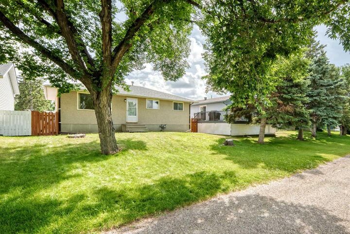 Property Photo:  3238 32A Street SE  AB T2B 0J5 