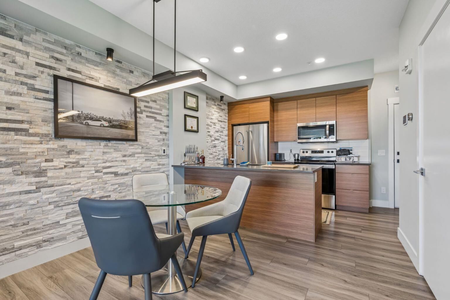 Property Photo:  19661 40 Street SE 316  AB T3M 3H3 