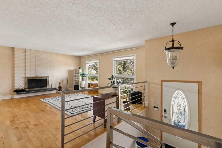 Property Photo:  1824 Lake Bonavista Drive SE  AB T2J 3A9 