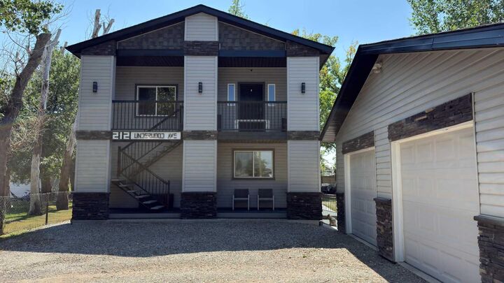 Property Photo: 212 Underwood Avenue AB T0K 0T0