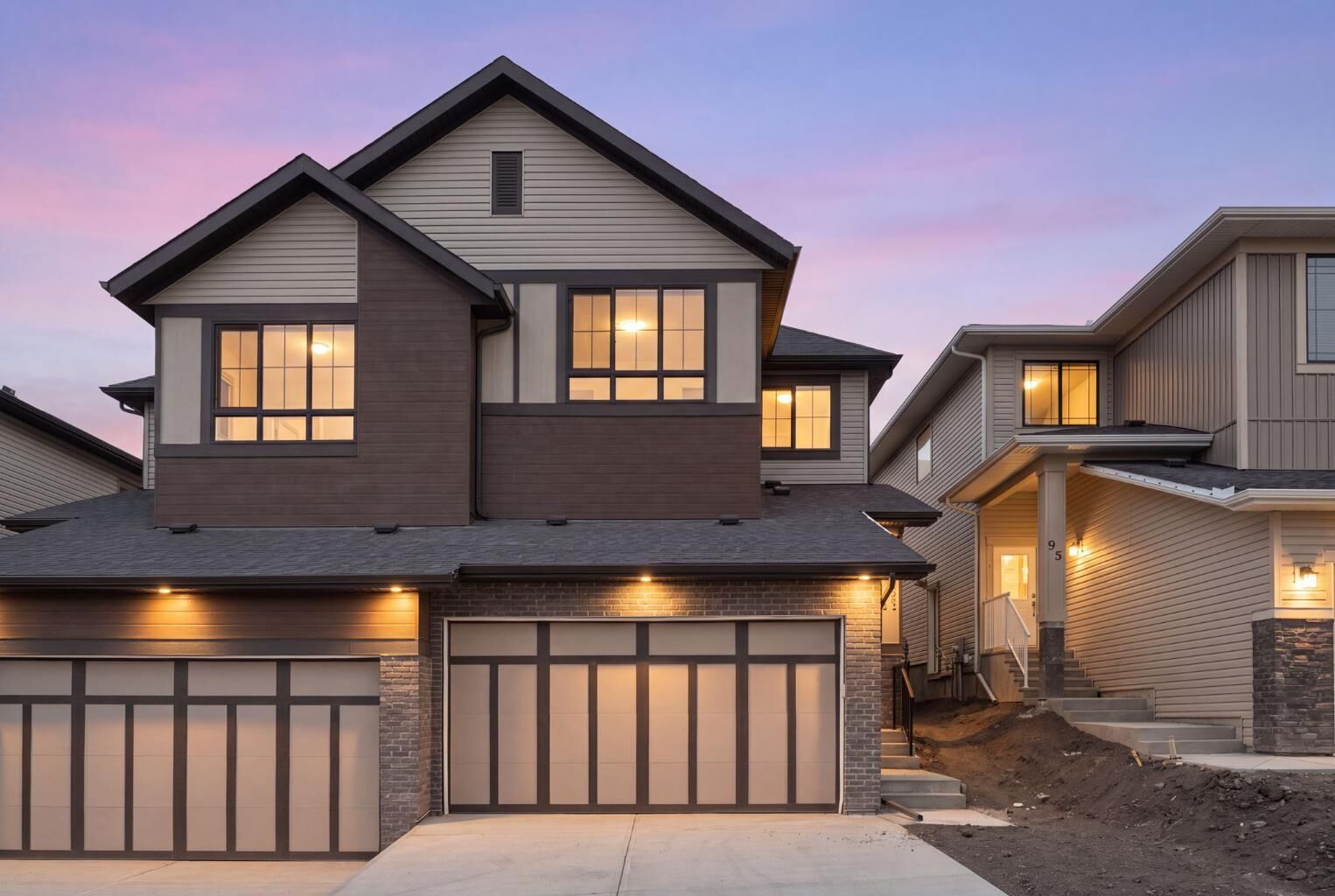 Property Photo: 91 Heritage Manor AB T4C 3K8