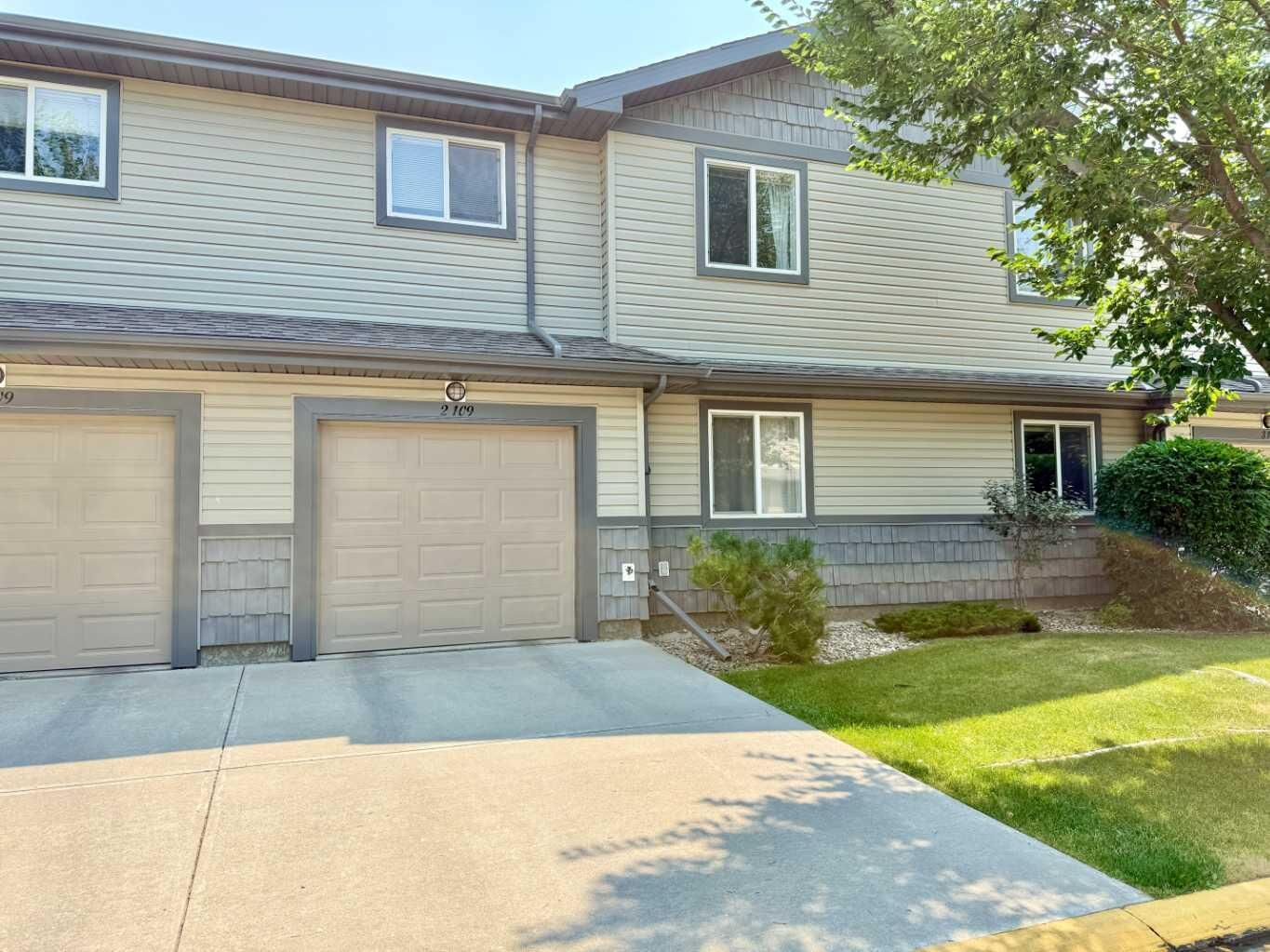 Property Photo:  109 Silkstone Road W 2  AB T1J 3A8 