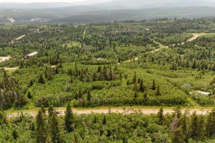 Property Photo: 12 Heritage Ranch Road AB T0K 0K0