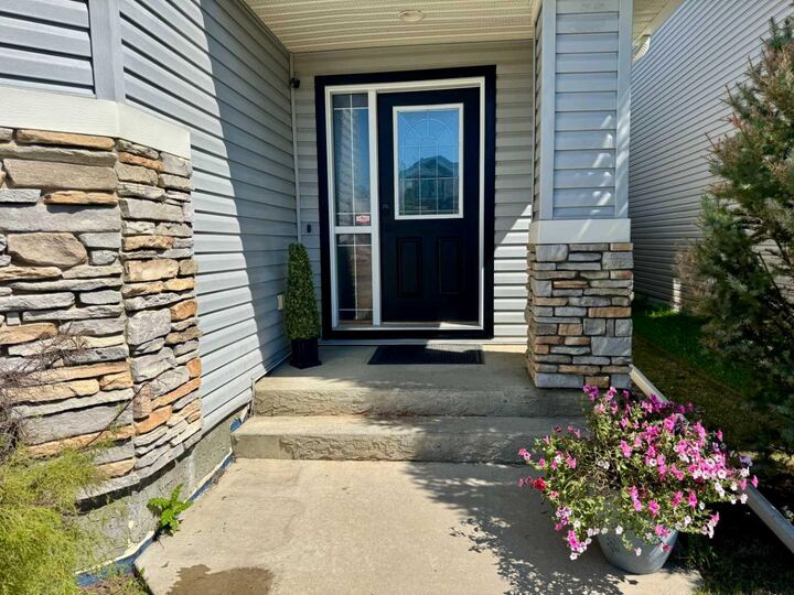 Property Photo:  9305 91 Street  AB T8X 0C7 