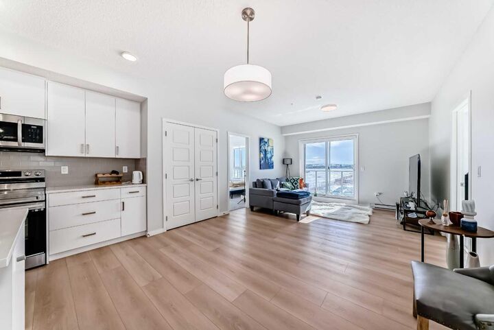 Property Photo: 550 Belmont Street SW 4414 AB T2X 5Y9
