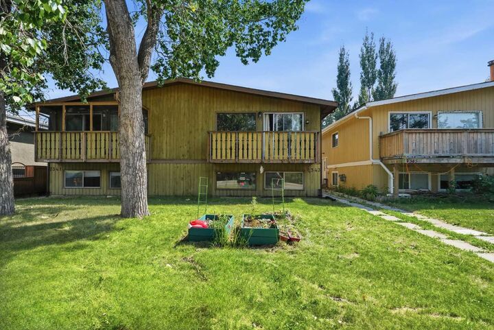 Property Photo: 7343 36 Avenue NW AB T3B 1V1