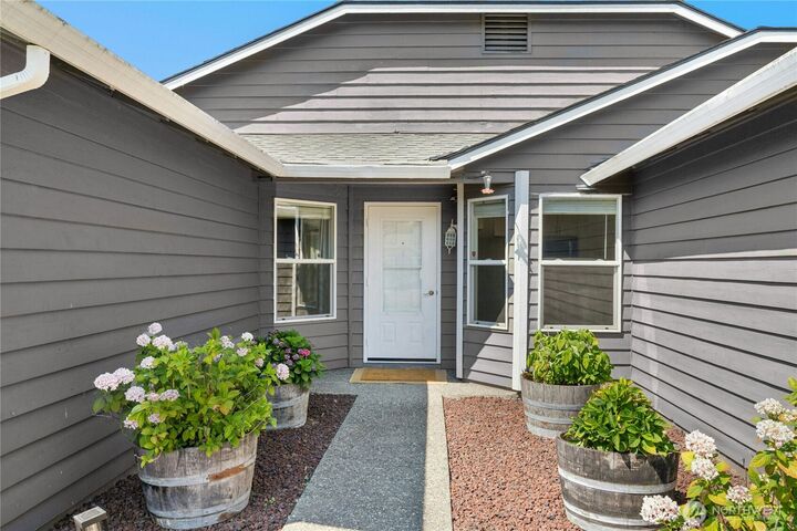 Property Photo:  11220 SE 267th Place  WA 98030 