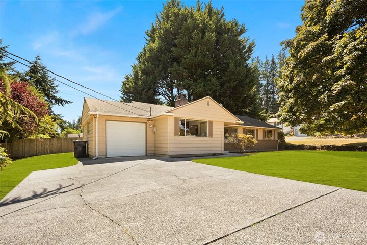 Property Photo:  7428  229th Street SW  WA 98026 