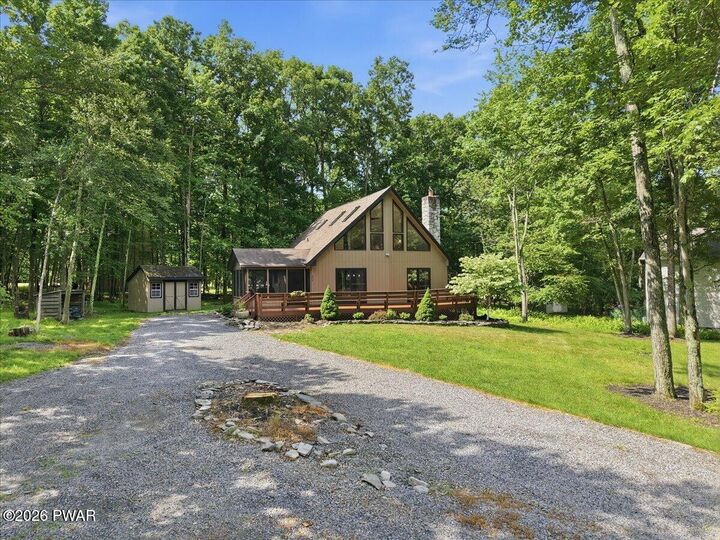 Property Photo:  206 Oakenshield Drive  PA 18371 