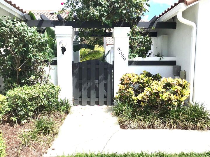 Property Photo: 5539 Eton Court FL 33486
