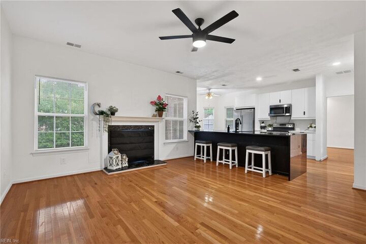 Property Photo: 602 Windward Dr VA 23320