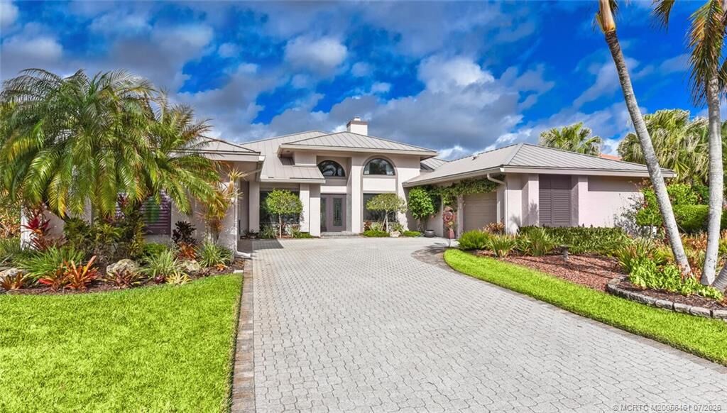 Property Photo:  4194 SW Gleneagle Circle  FL 34990 