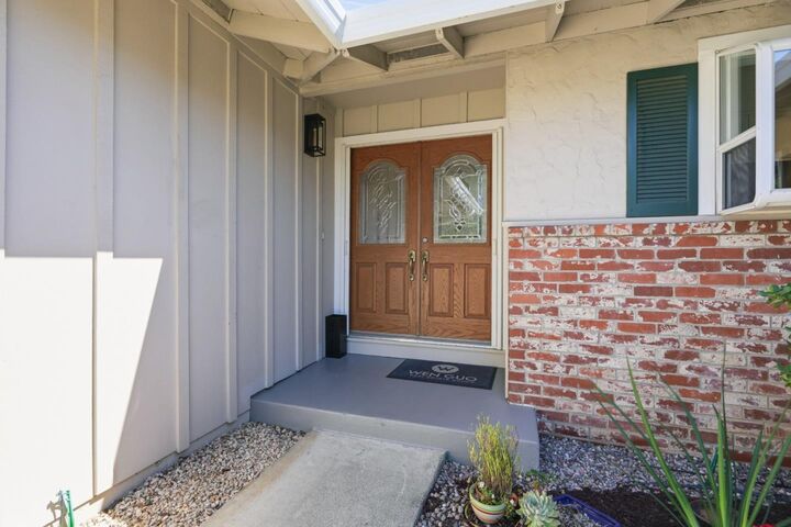 Property Photo: 1090 Celilo Drive CA 94087