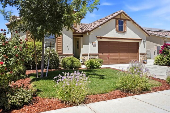 Property Photo:  450 Amabile Drive  CA 93635 