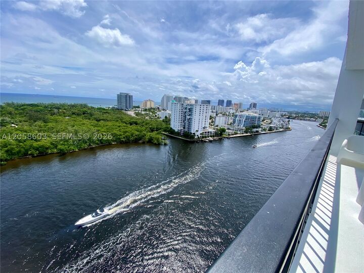 Property Photo: 936 Intracoastal Drive 19H FL 33304