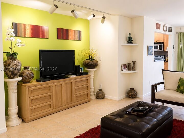 Property Photo: 224 Sea View Dr 104 FL 33149