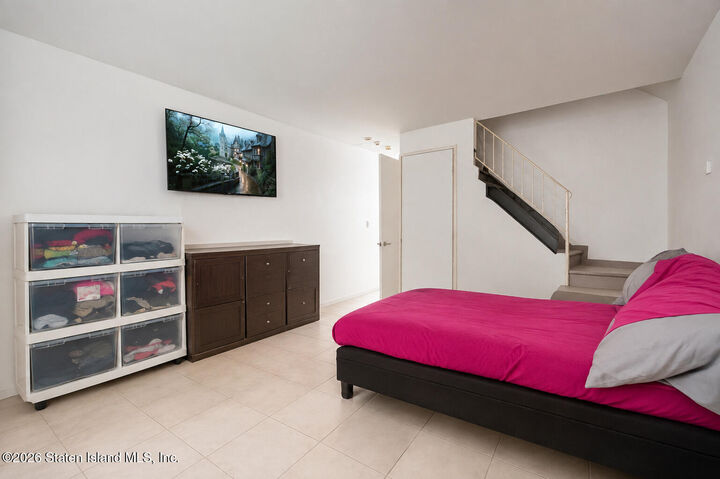 Property Photo:  17 Betty Court  NY 10303 
