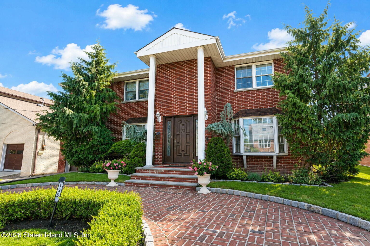 Property Photo:  135 Overlook Terrace  NY 10305 