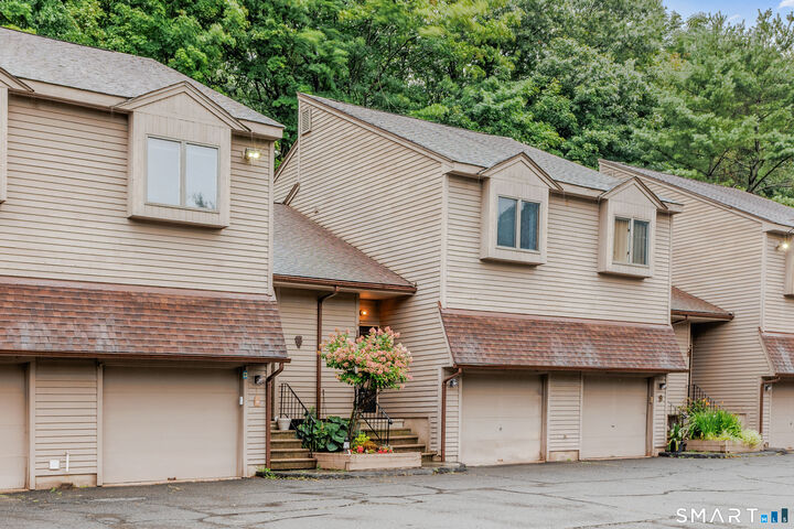 Property Photo:  489 Wolcott Street 10  CT 06010 