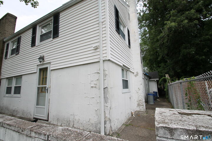 Property Photo: 140 Yarwood Street CT 06615