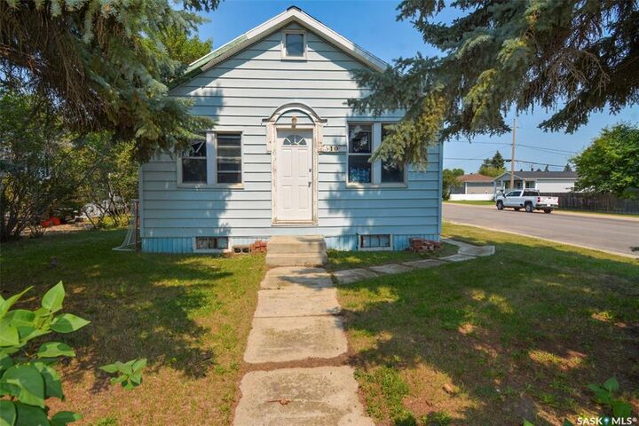 Property Photo: 510 Assiniboia Avenue SK S0G 4P0