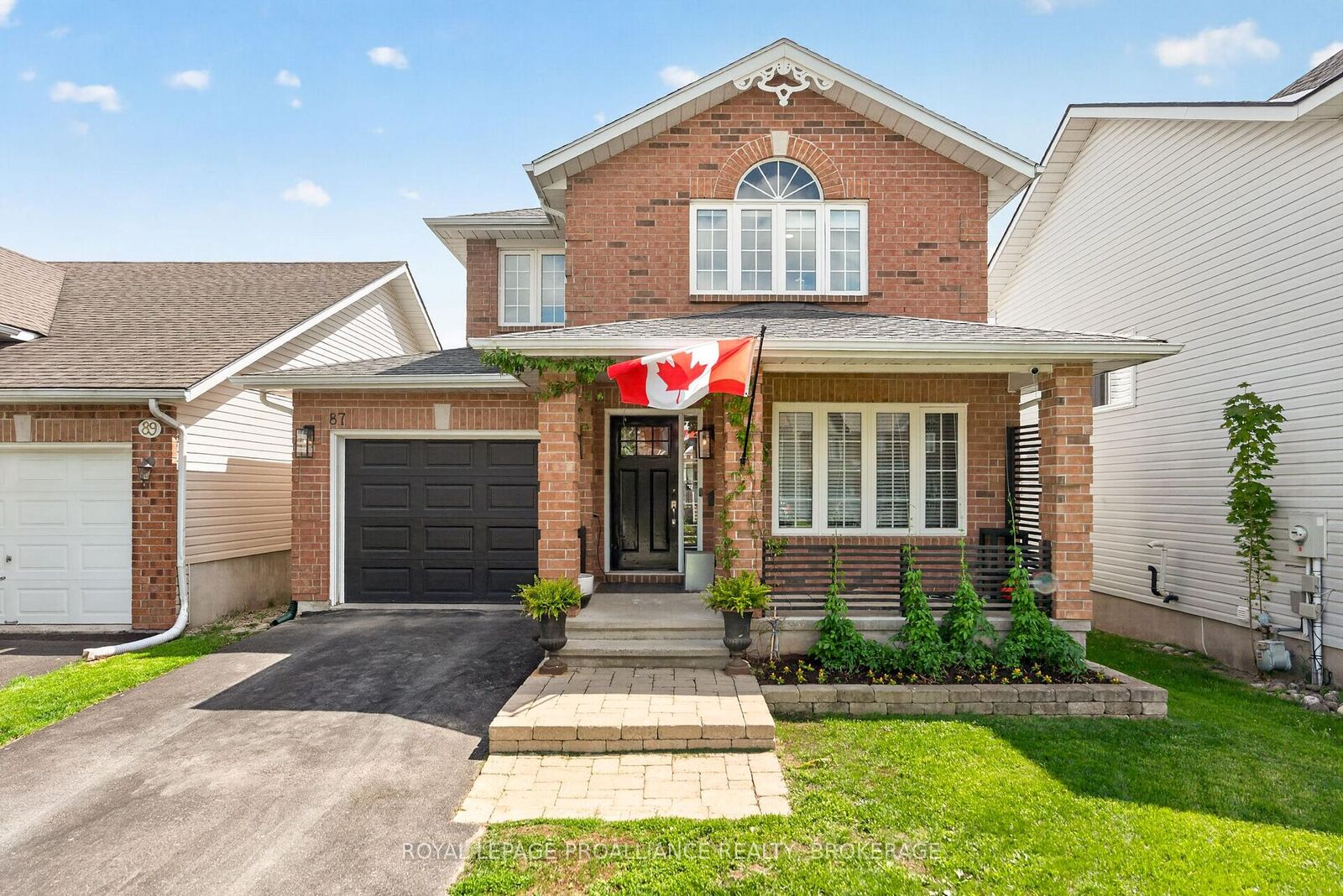 Property Photo: 87 Dalgleish Avenue ON K7K 7E1