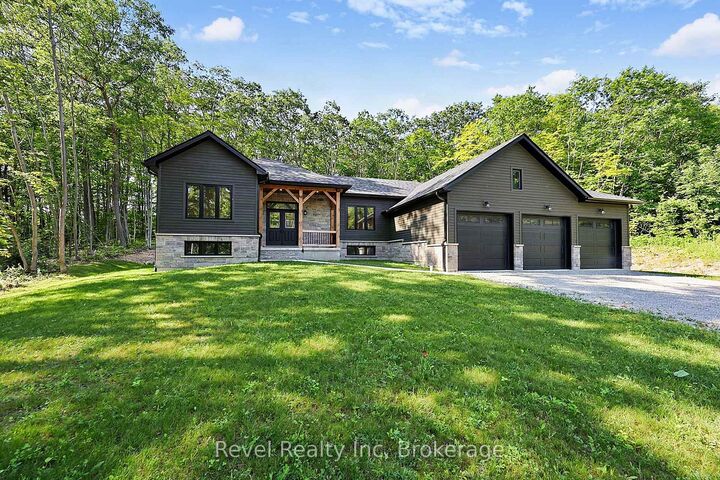 46 Voyageur Drive — photo 1