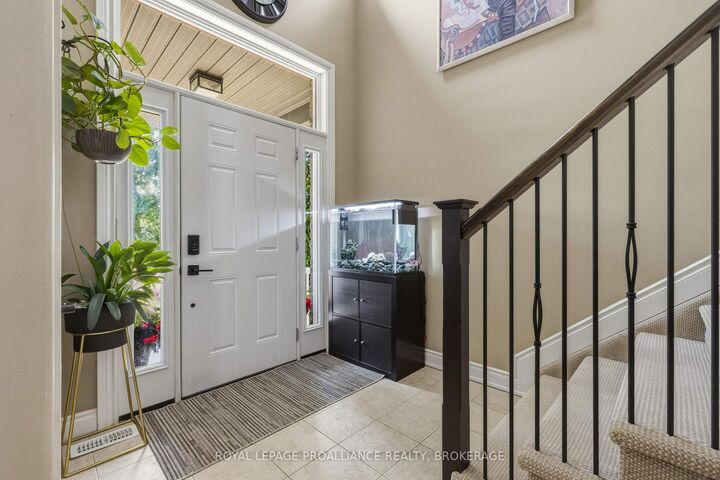 Property Photo:  92 Windermere Boulevard  ON K0H 1G0 
