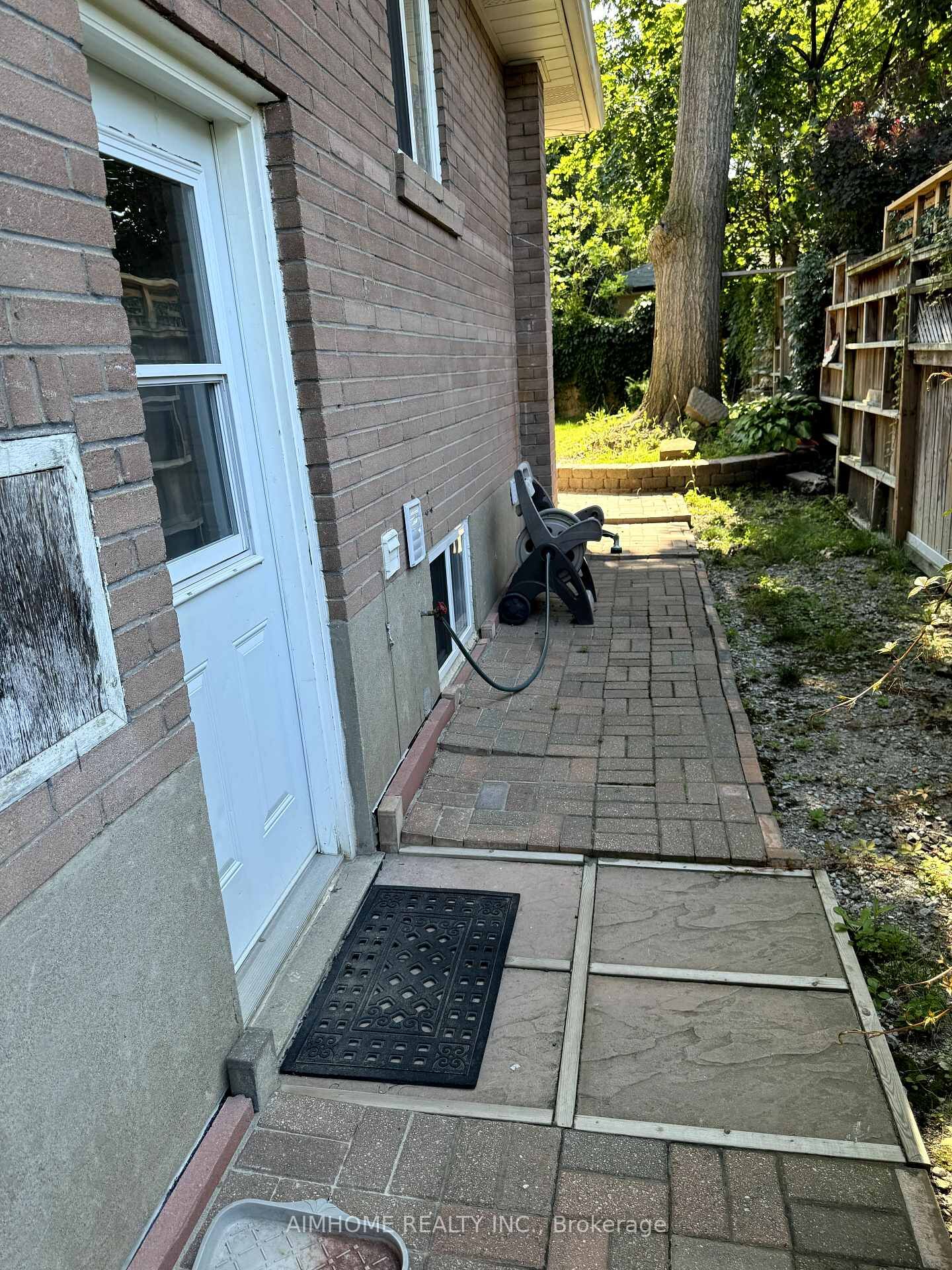 Property Photo:  1442 Monaghan Circle  ON L5C 1R8 