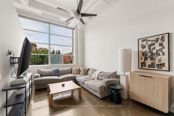 Property Photo: 1001 Roselawn Avenue 124 ON M6B 4M4