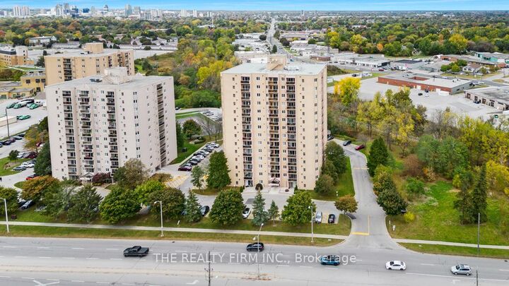 858 Commissioners Road E 1206 — photo 1