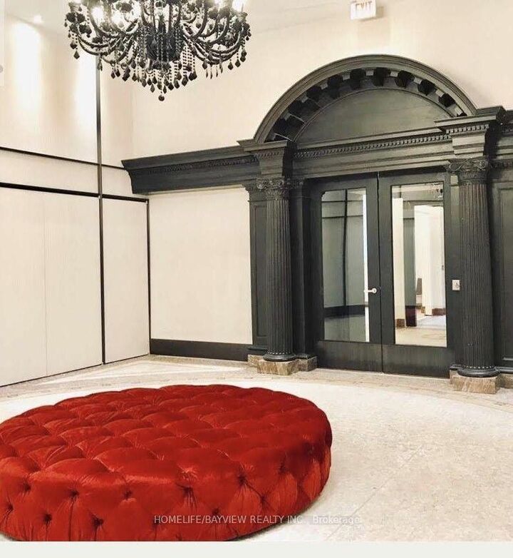 Property Photo: 197 Yonge Street 5014 ON M5B 1M4
