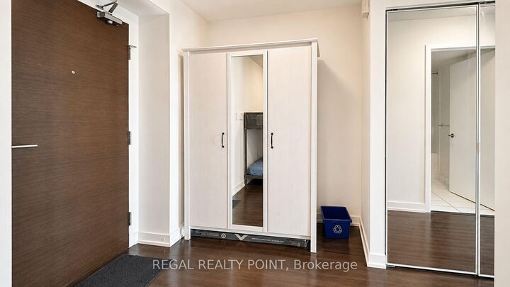 Property Photo:  21 Iceboat Terrace 3015  ON M5V 4A9 
