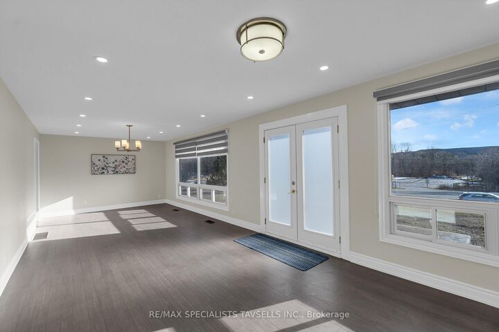 16045 Hurontario Street — photo 1
