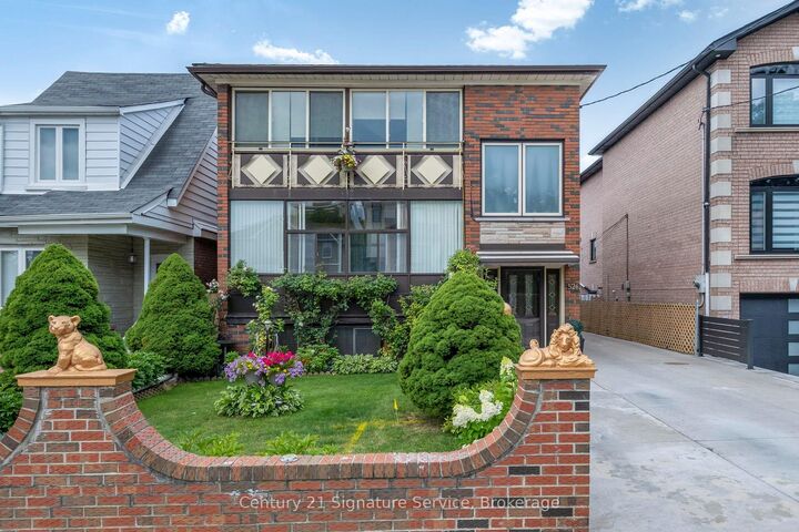 Property Photo: 524 Silverthorn Avenue ON M6M 3H7