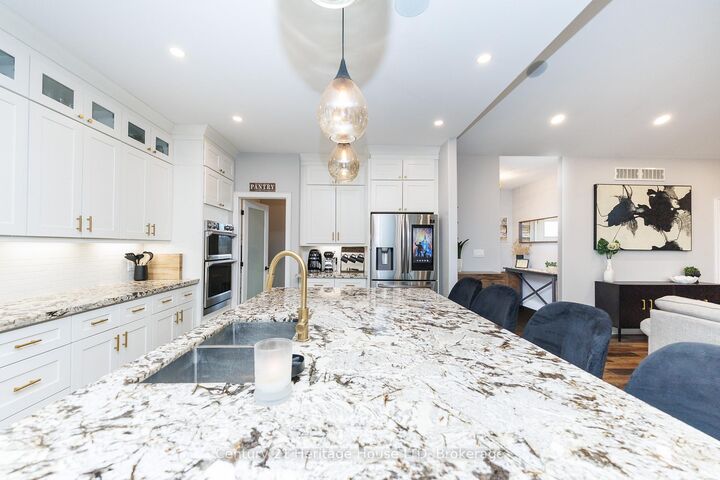 856 Lorraine Road — photo 1
