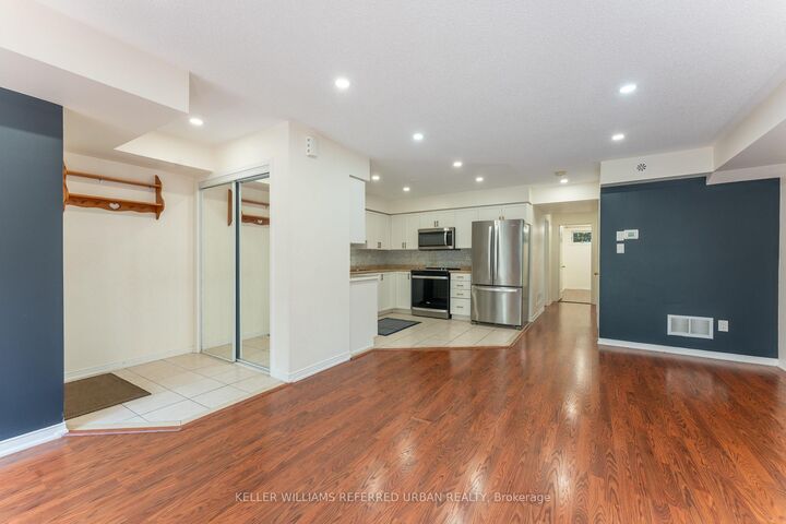 Property Photo: 19 Hays Boulevard 27 ON L6H 0H8