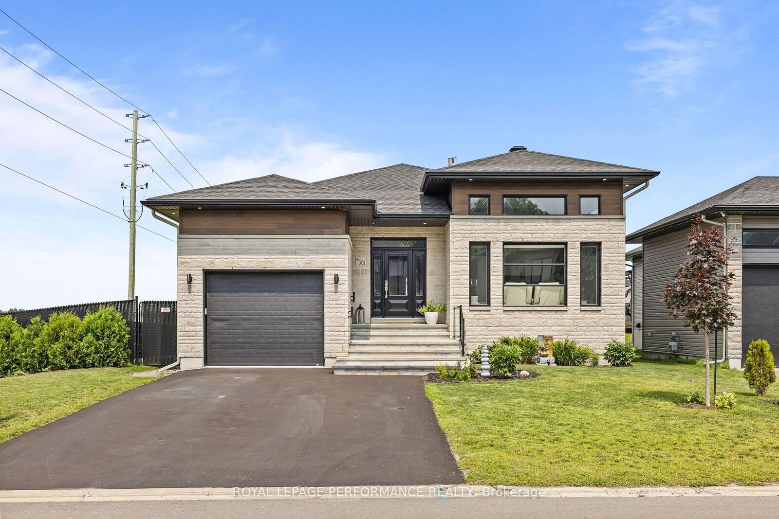 Property Photo:  301 Dore Street  ON K0A 1M0 