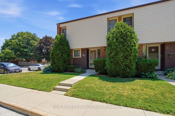 Property Photo: 742 Fanshawe Park Road E ON N5X 2B9