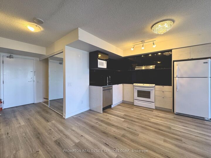Property Photo:  72 Esther Shiner Boulevard 612  ON M2K 0C4 