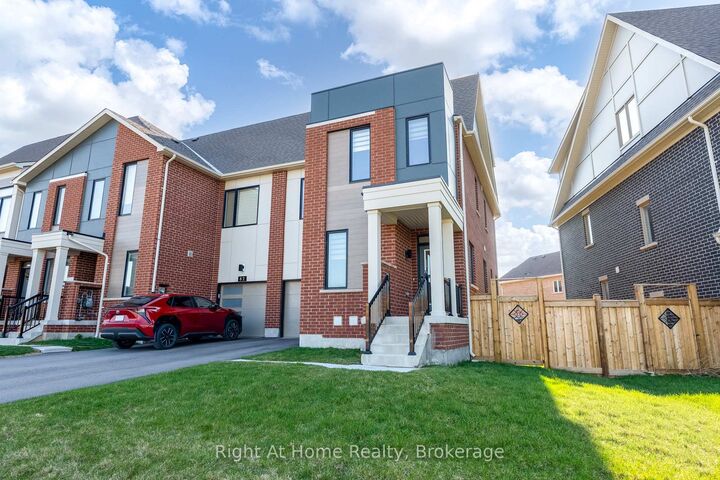 Property Photo: 80 Settlers Road E ON L6H 0Y8