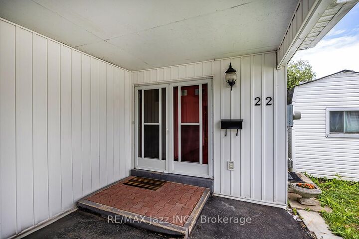 Property Photo: 22 Deerpark Crescent ON L1C 3M3