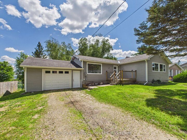 Property Photo:  29 Queen Street  ON P0A 1Z0 