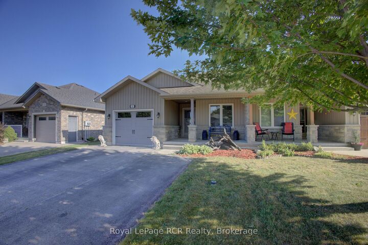 105 Milton Seiler Crescent — photo 1