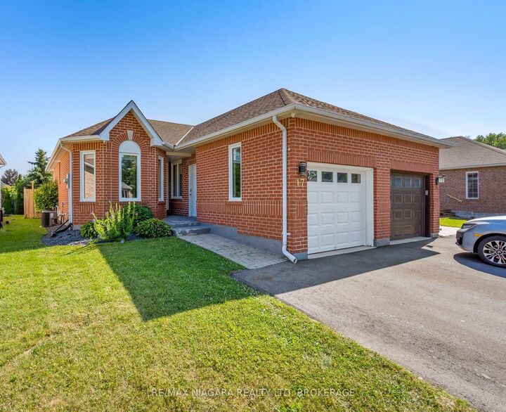 17 Jackson Court W — photo 1