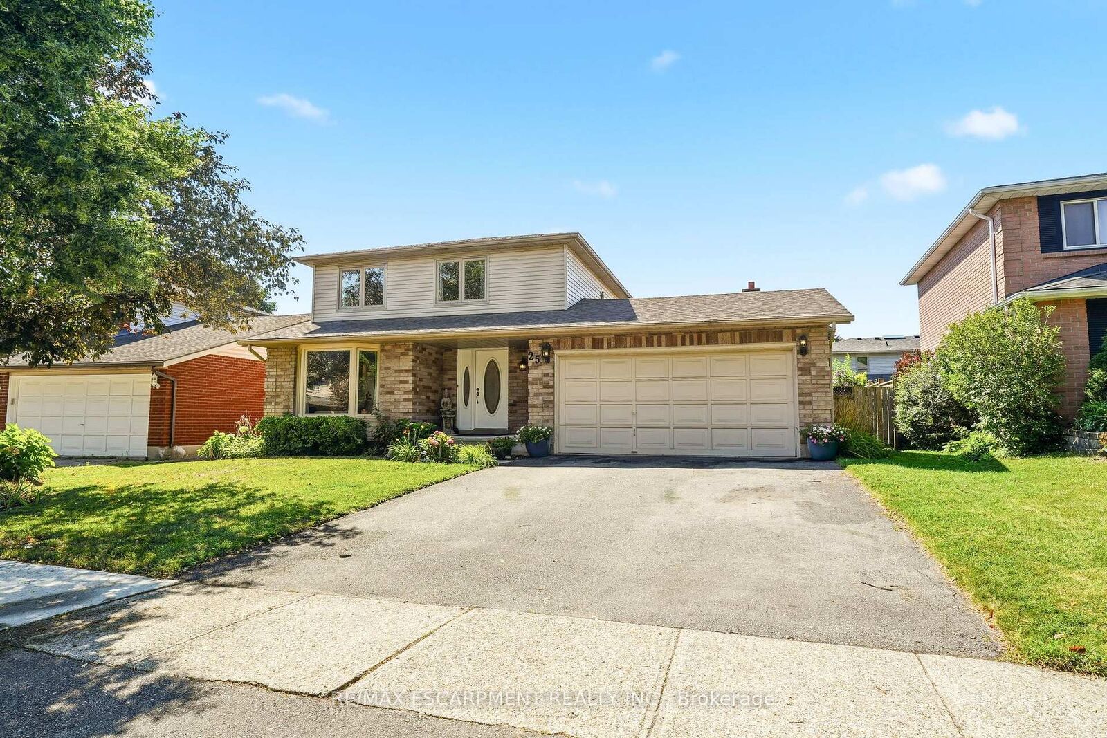 Property Photo:  25 Winter Way  ON N3T 6G3 