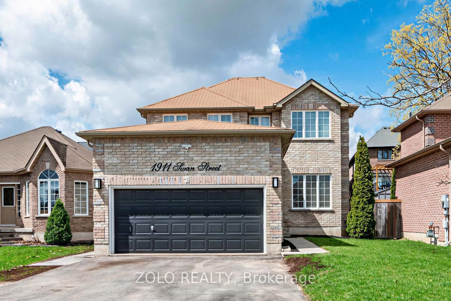 Property Photo:  1911 Swan Street  ON L9S 0B3 