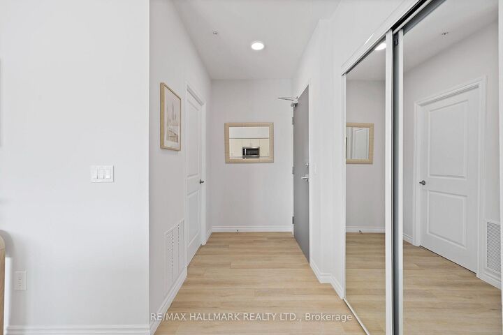 Property Photo: 70 Dean Avenue 430 ON L4N 0C2