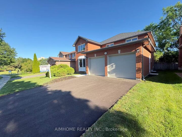 Property Photo: 108 Berwick Crescent ON L4C 0B7